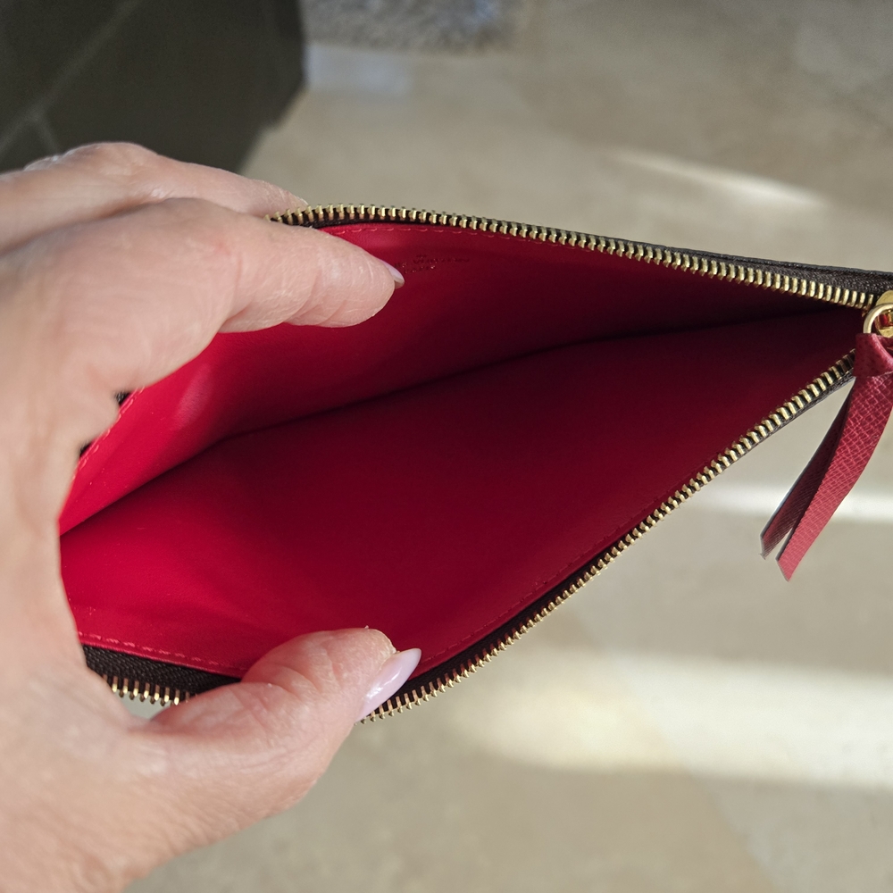 Louis Vuitton Damier Wallet or Make-Up Pouch - Picture 6 of 9